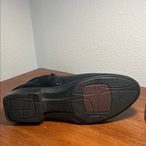 Women’s Naot Helm black leather/suede ankle booties size 41EU/10US - Picture 7 of 9